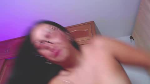 Snapshot of sweeet_amy chatting on February 5, 11:28 pm Amy IG sweeet amy0 online show from February 5, 11:28 pm