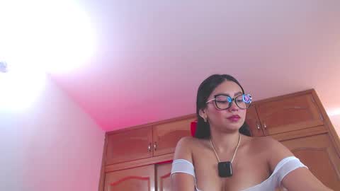 Snapshot of sweeet_amy chatting on February 19, 8:52 pm Amy IG sweeet amy0 online show from February 19, 8:52 pm