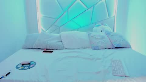 Nikki model independent online show from September 30, 2:27 am