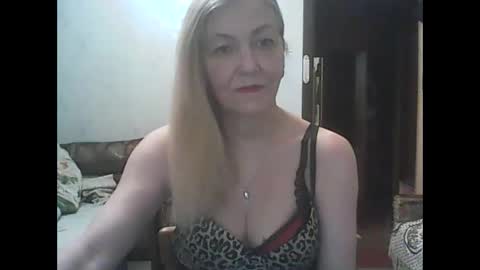 Snapshot of sweet4blonde609 chatting on January 28, 9:19 am sweet4blonde609 online show from January 28, 9:19 am