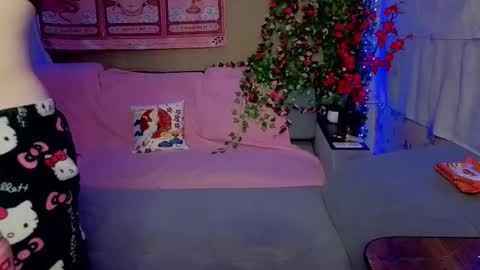 Haeyang  Torry online show from March 26, 5:29 pm