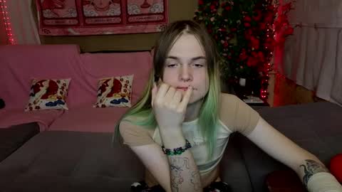 Haeyang  Torry online show from March 28, 10:31 pm