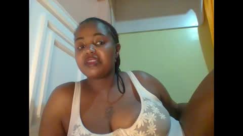 Snapshot of sweet52537 chatting on October 21, 7:03 pm sweet52537 online show from October 21, 7:03 pm