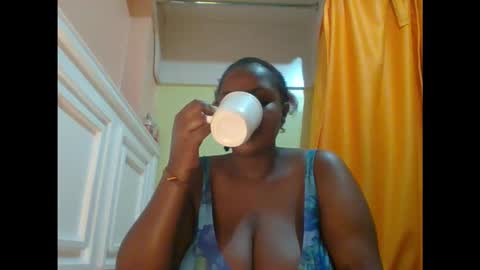 Snapshot of sweet52537 chatting on October 31, 11:06 pm sweet52537 online show from October 31, 11:06 pm