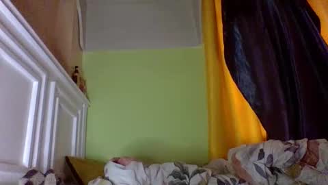 sweet52537 online show from May 12, 4:31 am