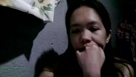 Snapshot of sweet818957 chatting on March 3, 6:33 pm sweet818957 online show from March 3, 6:33 pm