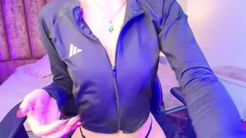 Snapshot of sweet_1angel chatting on March 5, 4:52 am Sweet 1Angel online show from March 5, 4:52 am