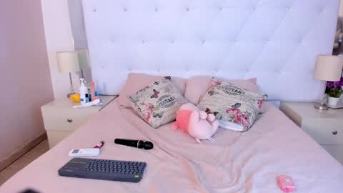 Snapshot of sweet__abbey chatting on September 25, 8:34 pm Abby online show from September 25, 8:34 pm