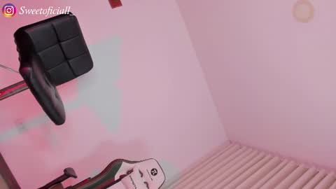 Cell Me Andrea online show from July 28, 11:17 am