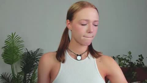 Alice online show from April 28, 7:52 pm