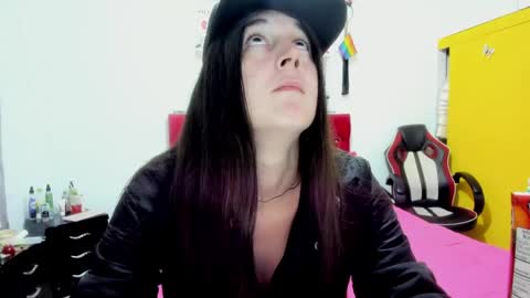 sweet__suck69bitch online show from May 4, 4:52 am
