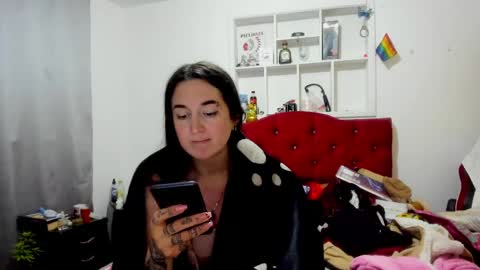 sweet__suck69bitch online show from May 20, 9:59 am