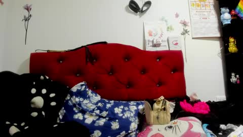 sweet__suck69bitch online show from May 26, 3:30 pm