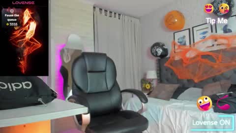 Vanessa online show from October 25, 4:20 am