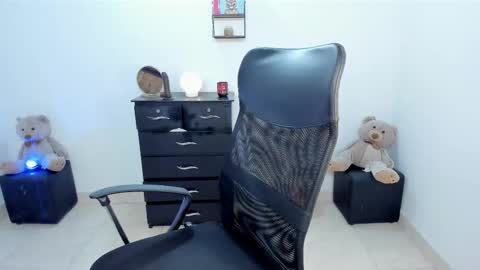Snapshot of sweet_amanda_95 chatting on March 17, 3:55 am Sweet Amanda95 online show from March 17, 3:55 am