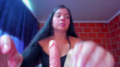 Snapshot of sweet_and_hot_alaia chatting on January 15, 2:32 pm sweet and hot alaia online show from January 15, 2:32 pm