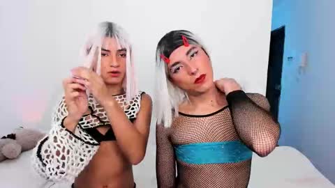 Snapshot of sweet_angels_xx chatting on October 30, 9:26 pm Samantha Jones  Charlotte York online show from October 30, 9:26 pm