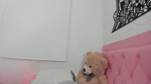 Ashley online show from December 20, 6:24 pm