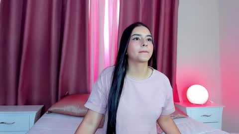 Snapshot of sweet_aura31 chatting on March 18, 7:28 pm Aura online show from March 18, 7:28 pm