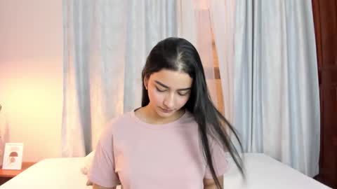 Snapshot of sweet_aura31 chatting on March 25, 8:59 pm Aura online show from March 25, 8:59 pm