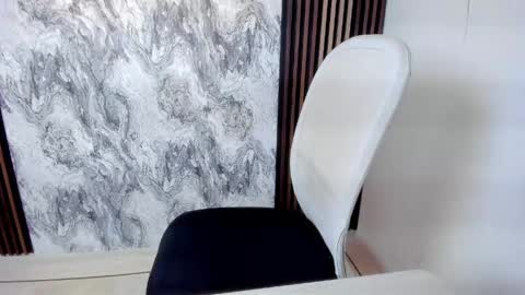 Aura  online show from May 6, 8:47 pm