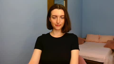 Snapshot of sweet_baby_miranda_ chatting on December 12, 3:32 am Miranda online show from December 12, 3:32 am