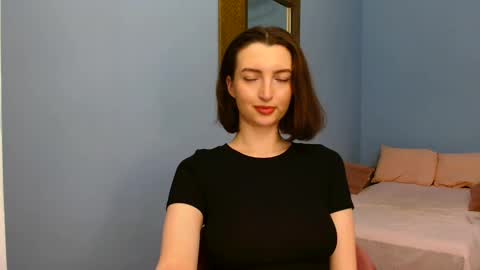 Snapshot of sweet_baby_miranda_ chatting on December 16, 12:48 am Miranda online show from December 16, 12:48 am