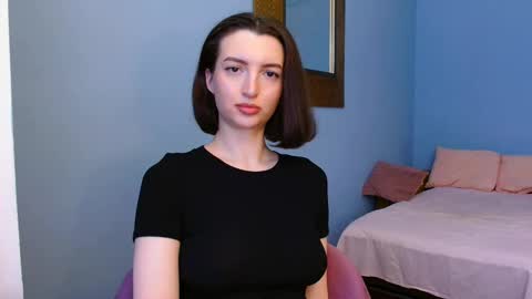 Snapshot of sweet_baby_miranda_ chatting on December 16, 7:04 am Miranda online show from December 16, 7:04 am