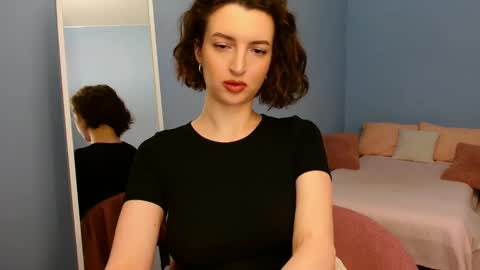 Snapshot of sweet_baby_miranda_ chatting on January 30, 2:06 am Miranda online show from January 30, 2:06 am