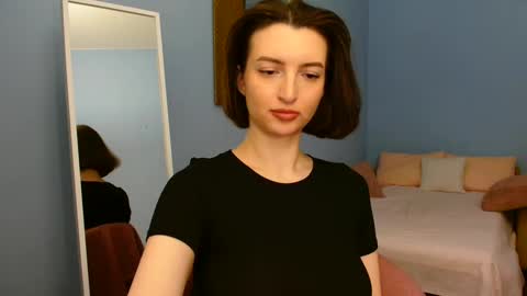 Snapshot of sweet_baby_miranda_ chatting on February 3, 4:14 am Miranda online show from February 3, 4:14 am