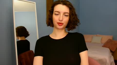 Snapshot of sweet_baby_miranda_ chatting on February 19, 12:46 am Miranda online show from February 19, 12:46 am