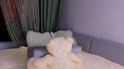 Alice online show from April 30, 4:02 pm
