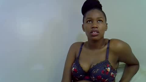 sweet_brown9 online show from September 22, 7:10 am