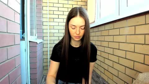 Snapshot of sweet_bun__ chatting on April 17, 9:45 am Christina online show from April 17, 9:45 am
