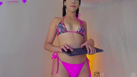 Snapshot of sweet_carine chatting on October 5, 6:34 am camil online show from October 5, 6:34 am