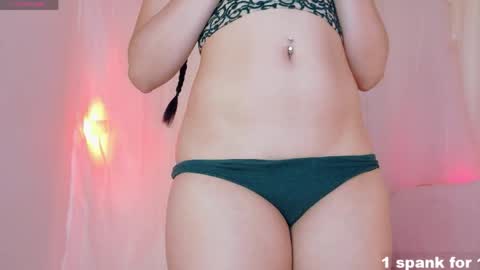 Snapshot of sweet_carine chatting on May 10, 8:30 am camil online show from May 10, 8:30 am