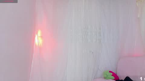 Snapshot of sweet_carine chatting on May 12, 10:56 am camil online show from May 12, 10:56 am