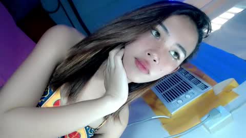 Snapshot of sweet_cassy12 chatting on May 2, 8:41 am sweet_cassy12 online show from May 2, 8:41 am