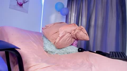 Snapshot of sweet_cinamon69 chatting on May 11, 2:45 pm Canela online show from May 11, 2:45 pm