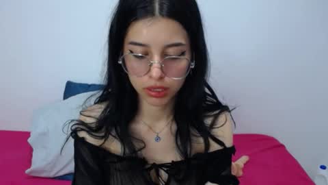 sweet_cloe444 online show from May 9, 3:23 am