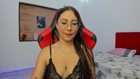 sweet_coral_ online show from March 26, 9:04 am