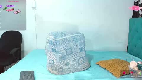 Snapshot of sweet_devil2 chatting on December 5, 10:23 pm kandy muller online show from December 5, 10:23 pm