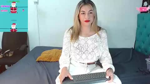 Snapshot of sweet_devil2 chatting on December 13, 8:26 pm kandy muller online show from December 13, 8:26 pm