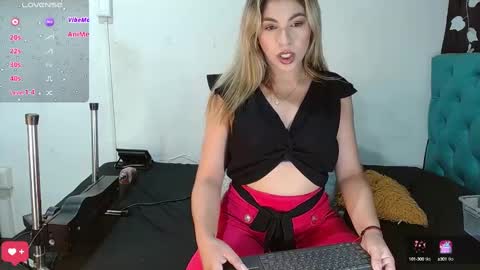 Snapshot of sweet_devil2 chatting on January 24, 9:26 pm kandy muller online show from January 24, 9:26 pm