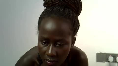 Snapshot of sweet_diva19 chatting on September 18, 9:00 am sweet_diva19 online show from September 18, 9:00 am