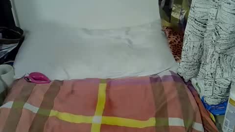 sweet_diva19 online show from May 13, 6:22 am
