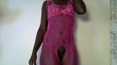 sweet_diva19 online show from May 20, 1:45 am