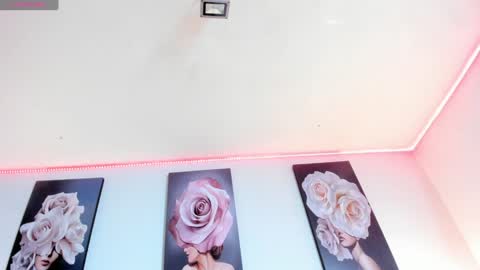 Snapshot of sweet_dreamses chatting on December 1, 4:29 pm Kendra online show from December 1, 4:29 pm