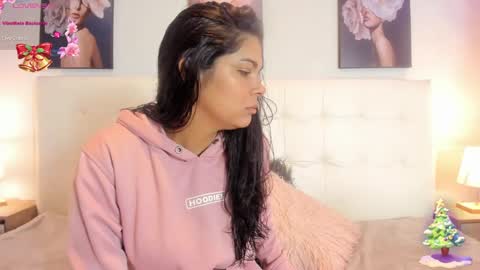 Snapshot of sweet_dreamses chatting on December 29, 12:23 pm Kendra online show from December 29, 12:23 pm