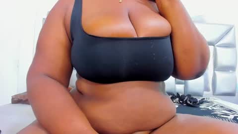 Snapshot of sweet_ebonyyx chatting on January 23, 1:02 pm Sara online show from January 23, 1:02 pm